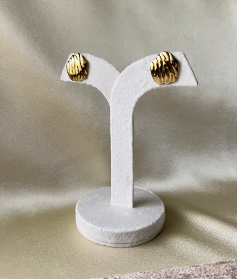 Dune Round Studs