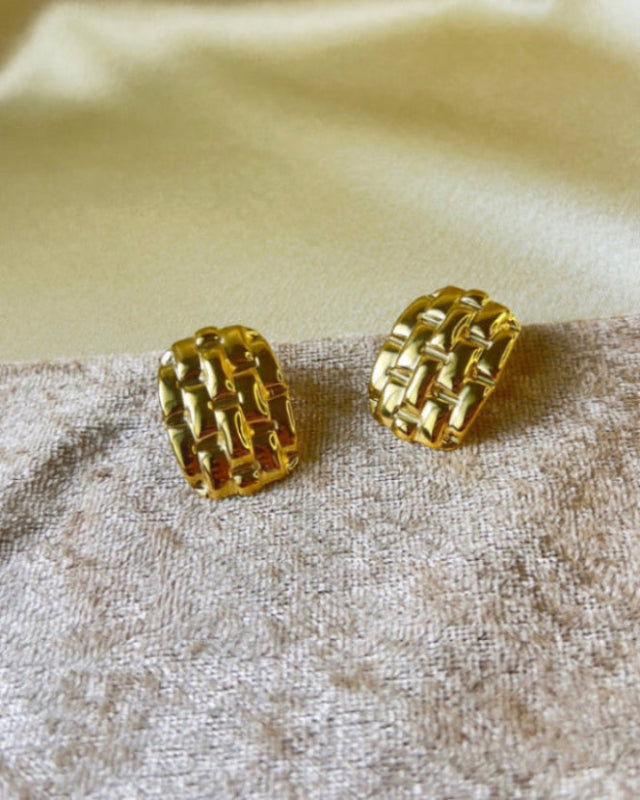 Belted Statement Stud
