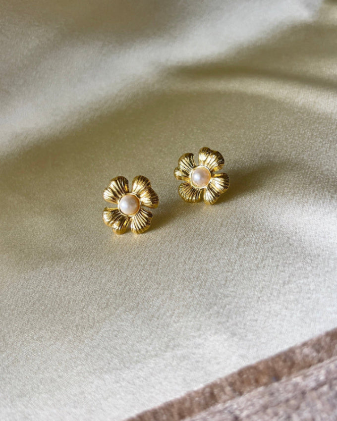 Flora Pearl Stud