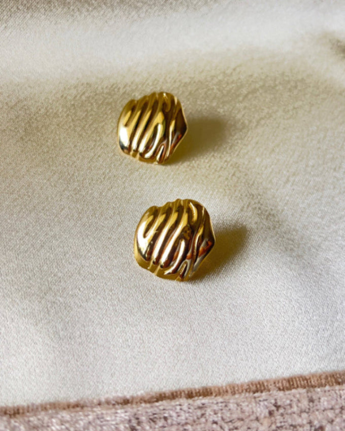 Dune Round Studs