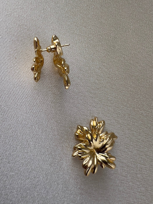 Flora Flip Earring