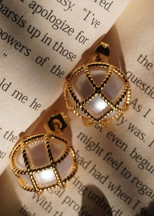 Criss Pearl Studs