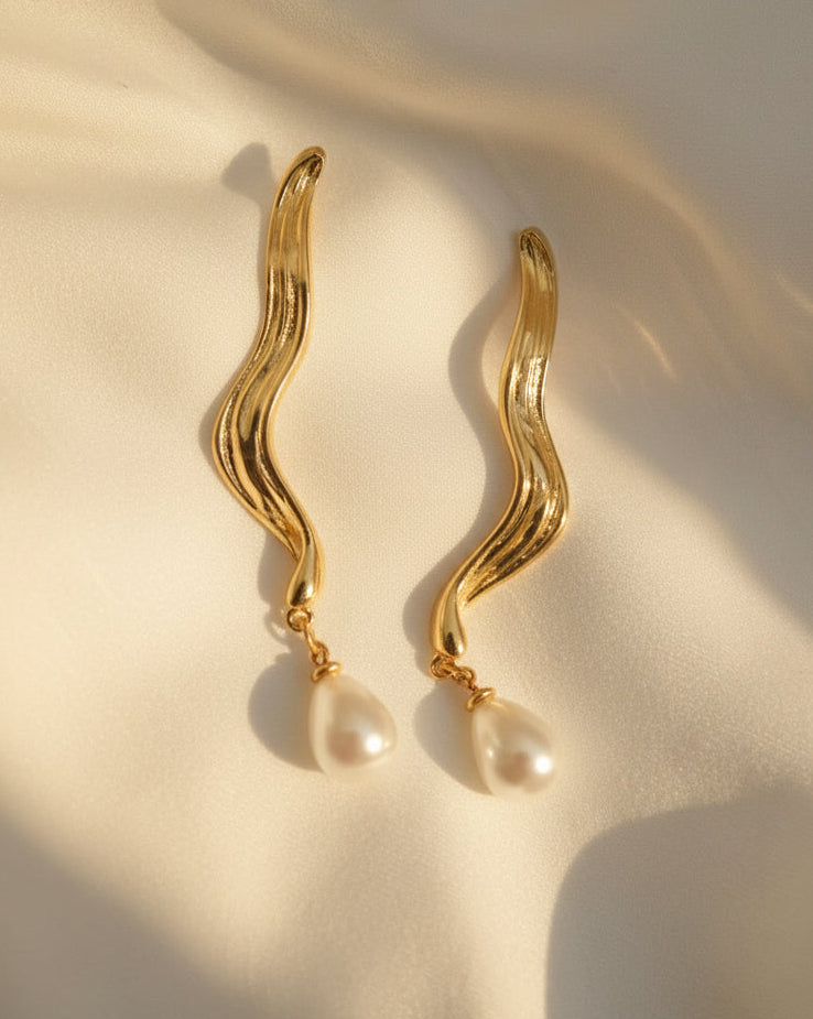 Wavy Pearl Drops